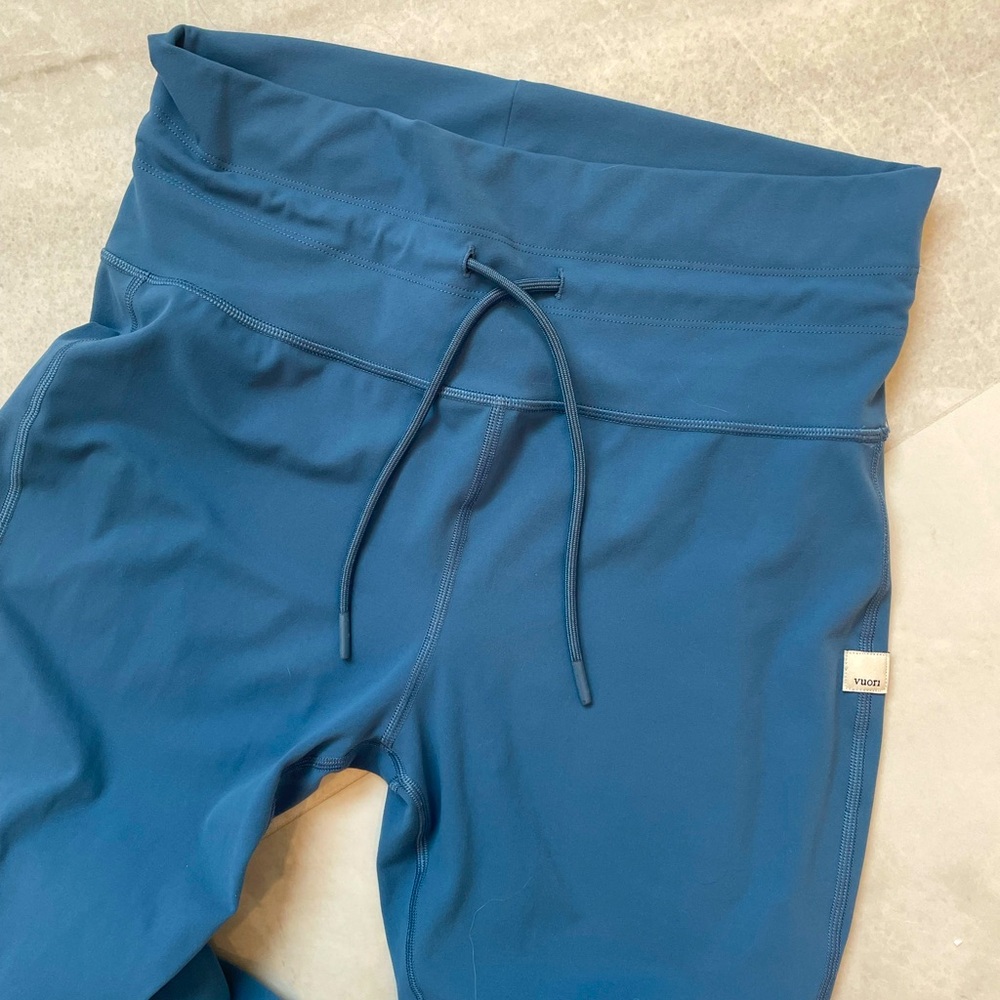 Vuori Like New Daily Legging Size L (fits like M)